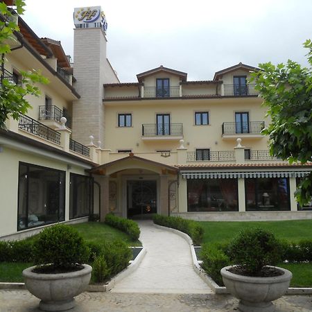Fashion Hotel Valmontone Esterno foto