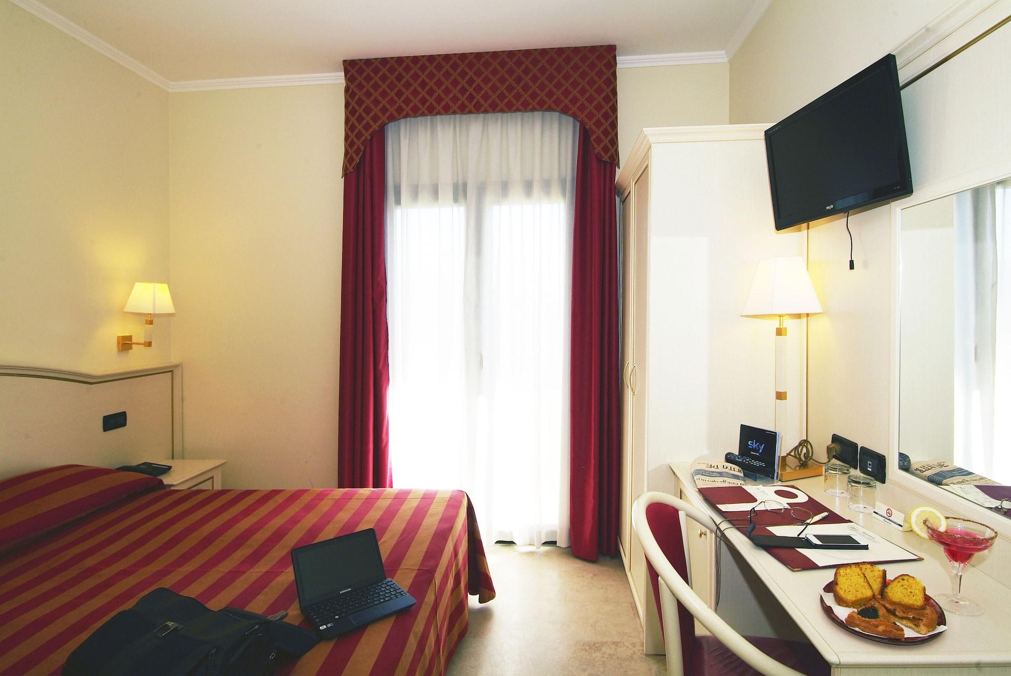 Fashion Hotel Valmontone Esterno foto
