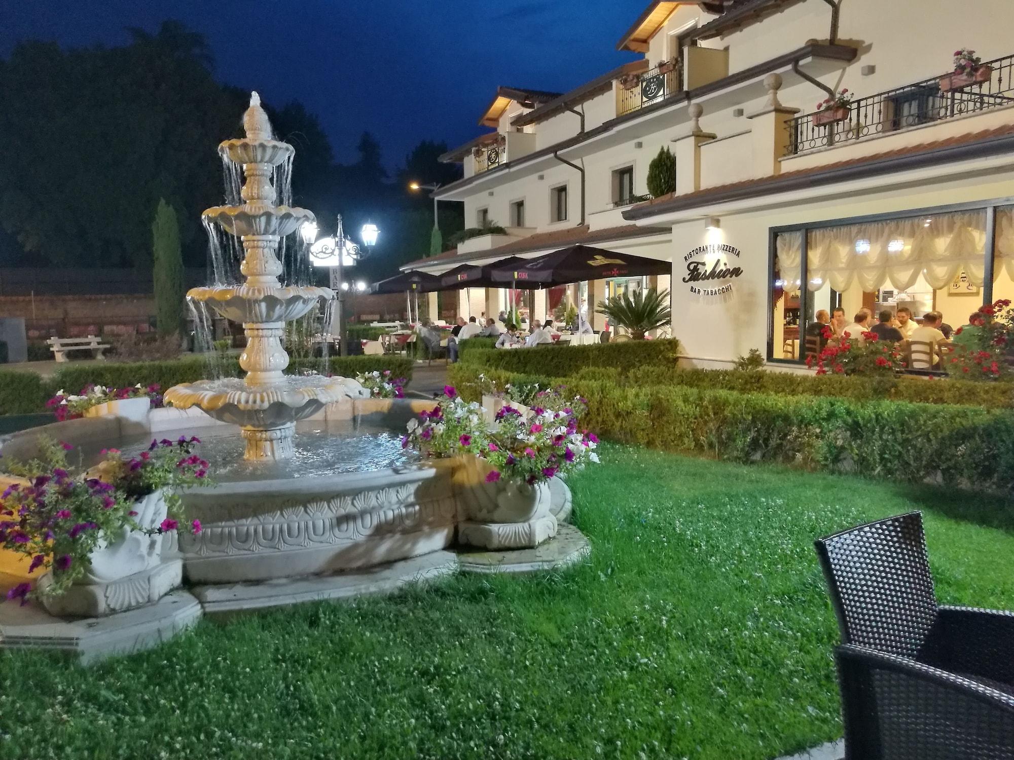 Fashion Hotel Valmontone Esterno foto