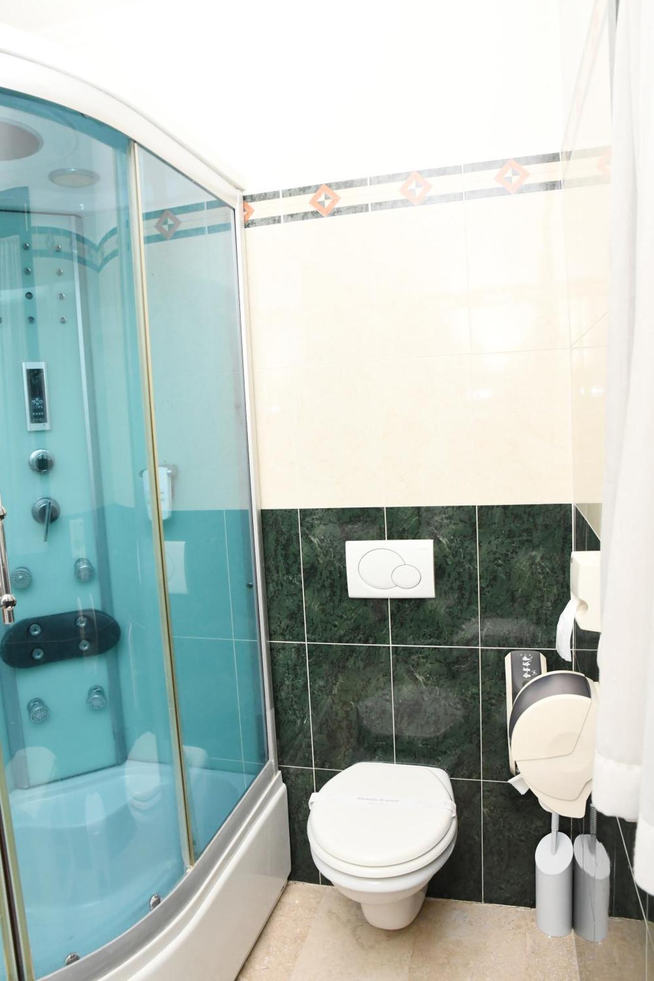 Fashion Hotel Valmontone Esterno foto