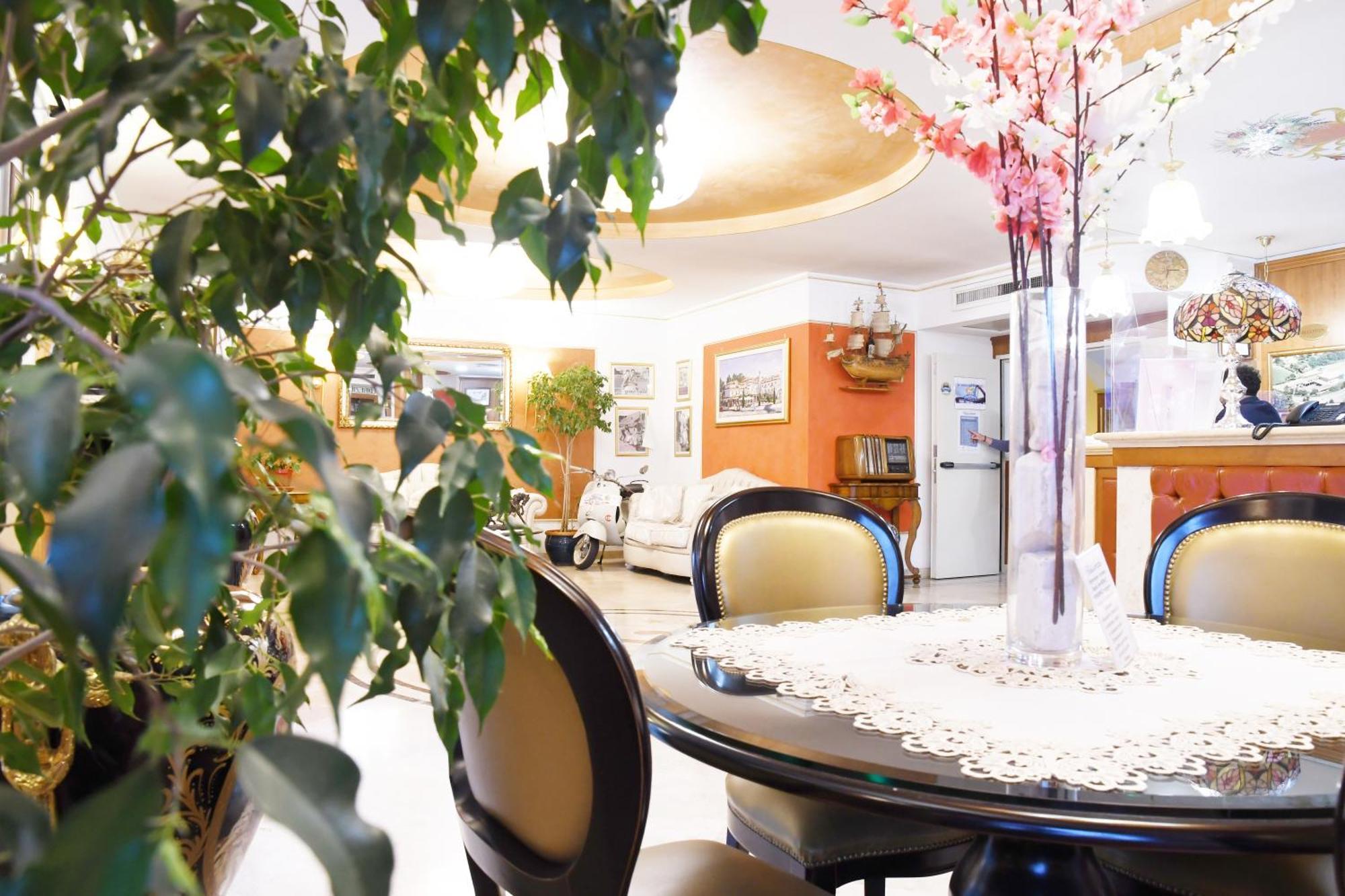 Fashion Hotel Valmontone Esterno foto