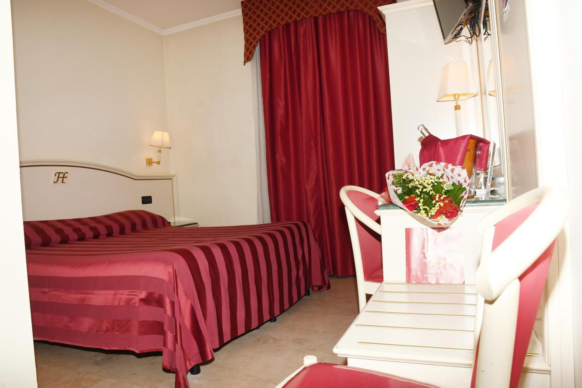 Fashion Hotel Valmontone Esterno foto