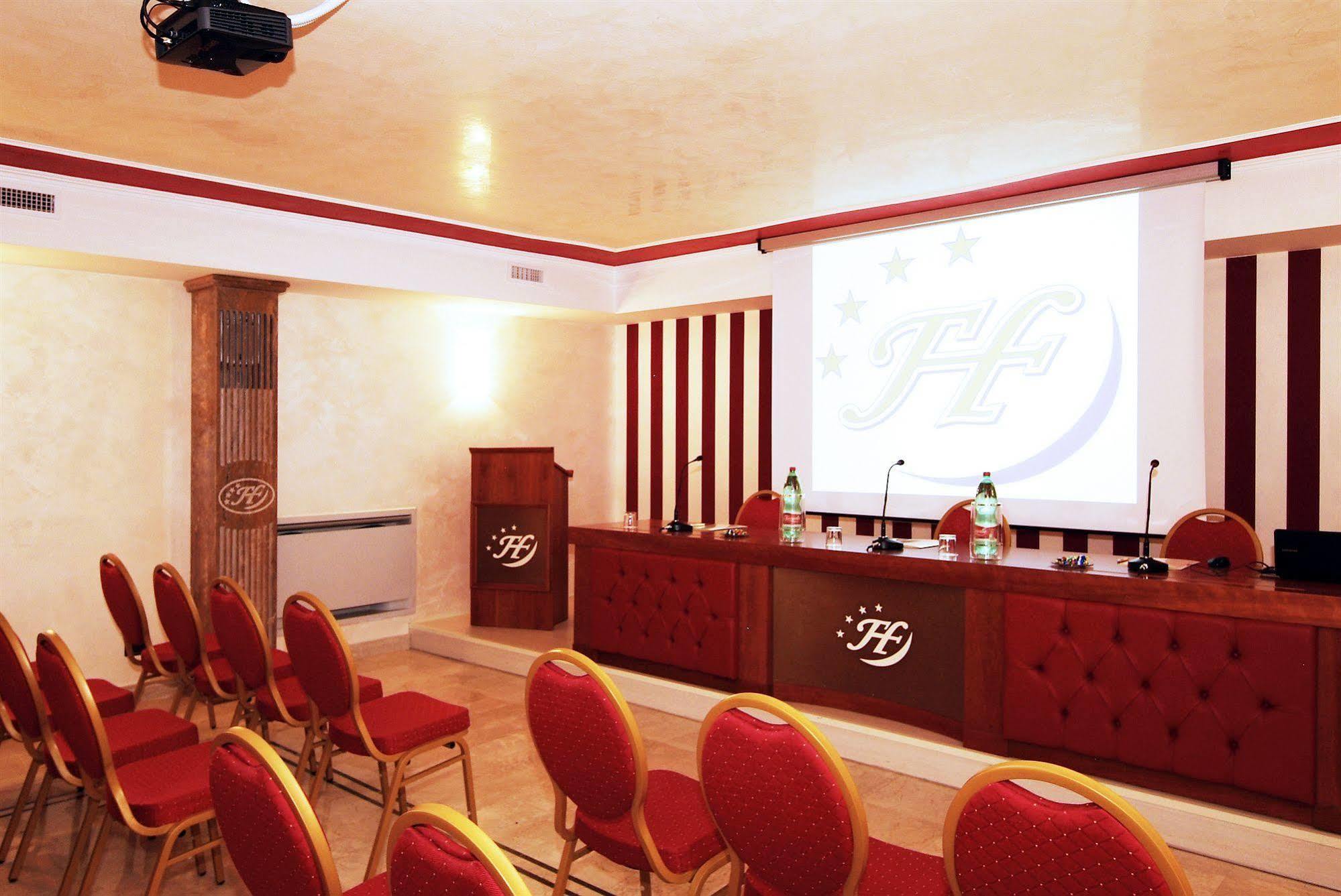 Fashion Hotel Valmontone Esterno foto