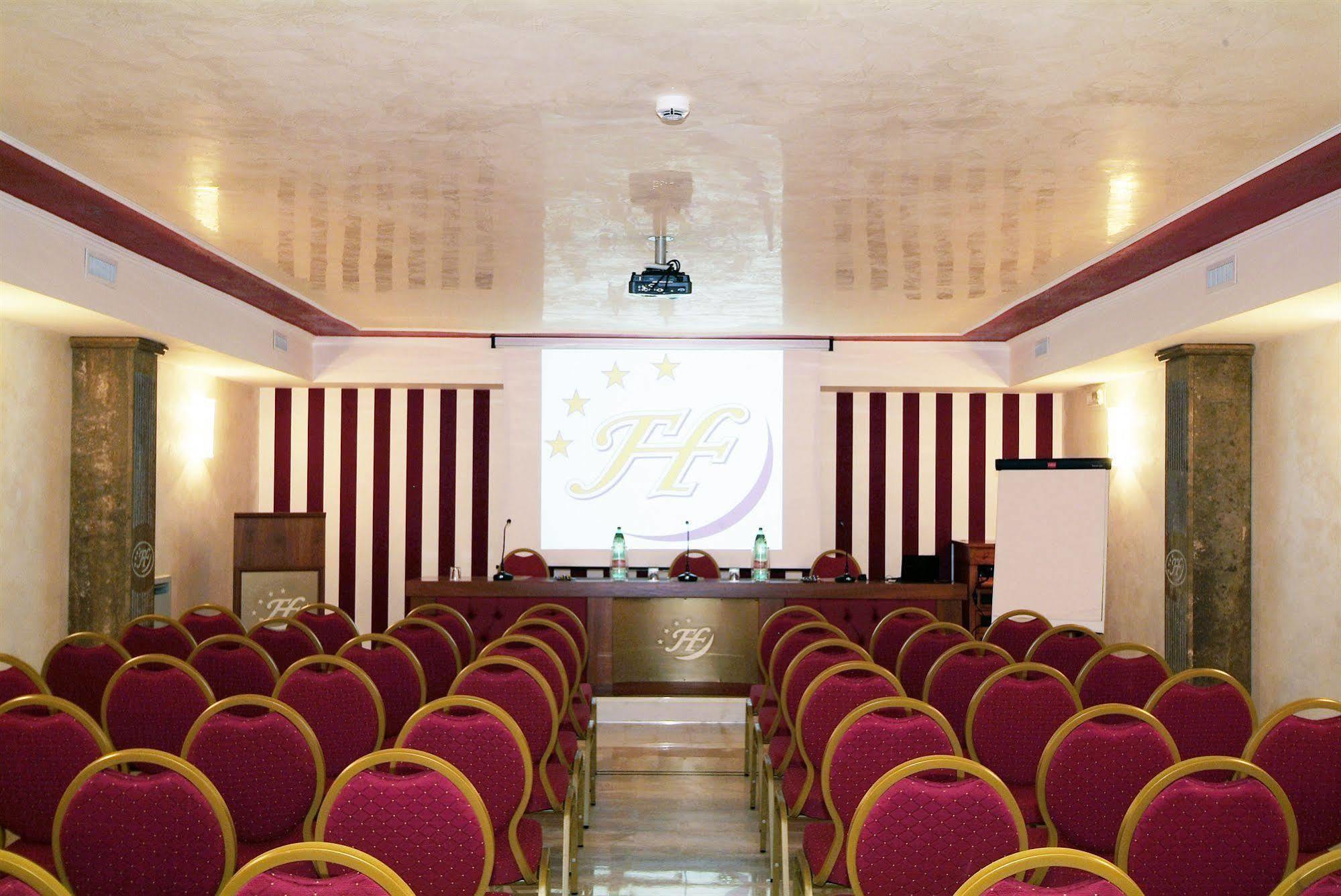 Fashion Hotel Valmontone Esterno foto