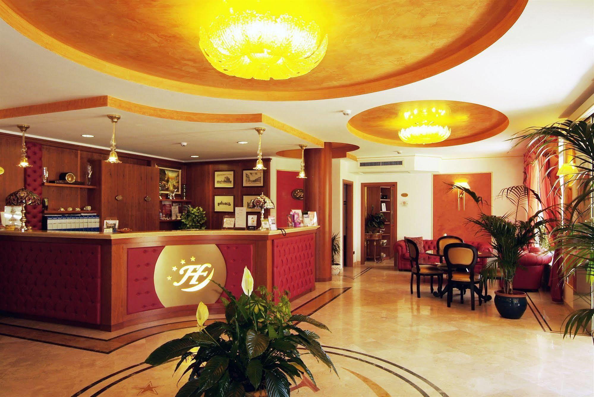 Fashion Hotel Valmontone Esterno foto